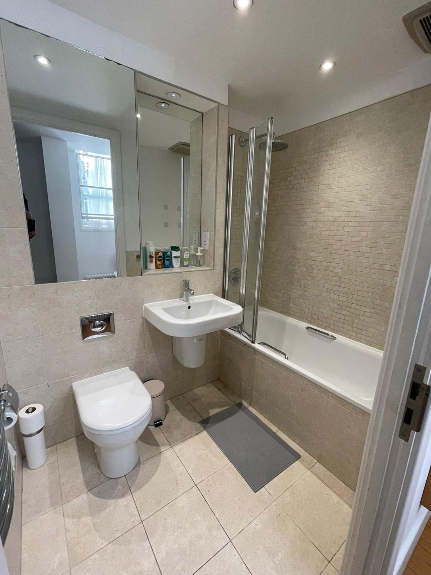 One Bedroom Apartment In Holborn Londra Dış mekan fotoğraf