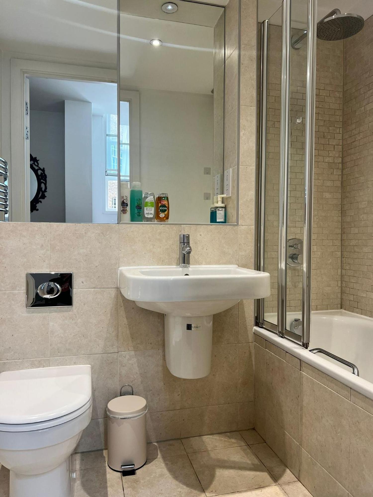 One Bedroom Apartment In Holborn Londra Dış mekan fotoğraf